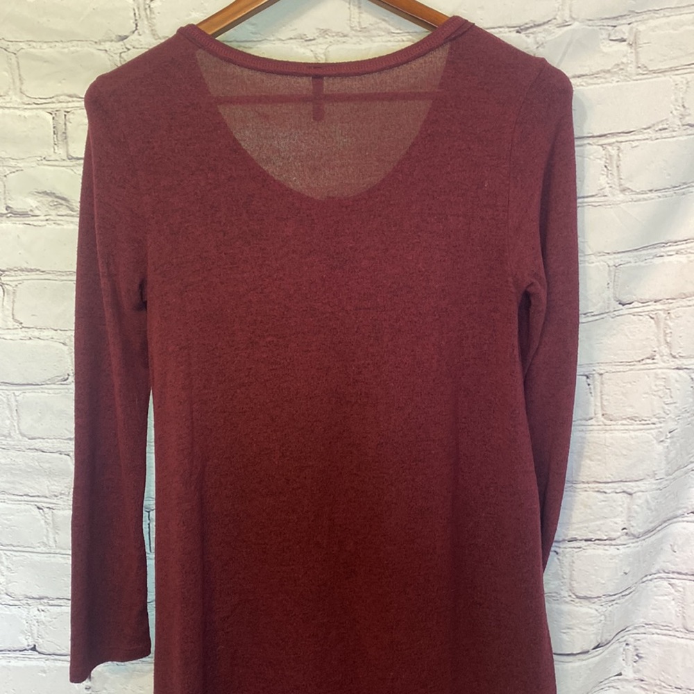 Z Supply Burgundy Red Henley Long Sleeve Dress Size Medium Excellent Condition - Picture 10 of 10